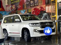 تويوتا لاندكروزر